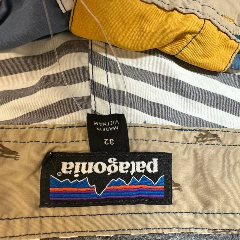 NWT Patagonia Fitz Stripe Board Shorts Mens 32 Blue Yellow Striped Swim Trunks